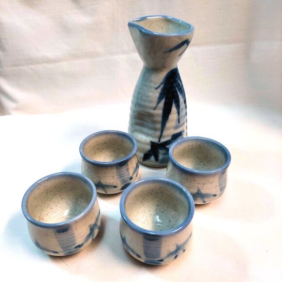 TAKAHASHI SAN FRANCISCO BLUE TRADITIONAL SAKE SERVING SET Pitcher w/ 4 Cups - Picture 1 of 2